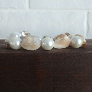 Pearl and shell white cream and tan bracelet with elastic